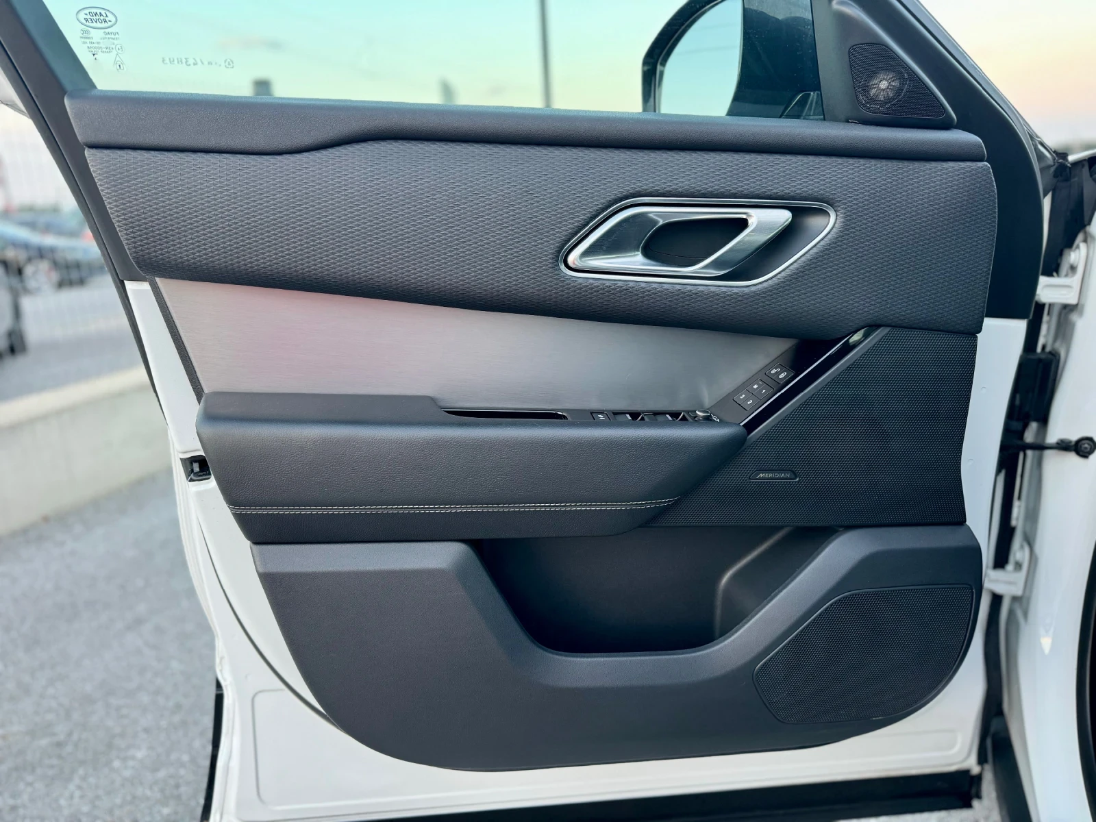 Land Rover Range Rover Velar R-DYNAMIC - изображение 9