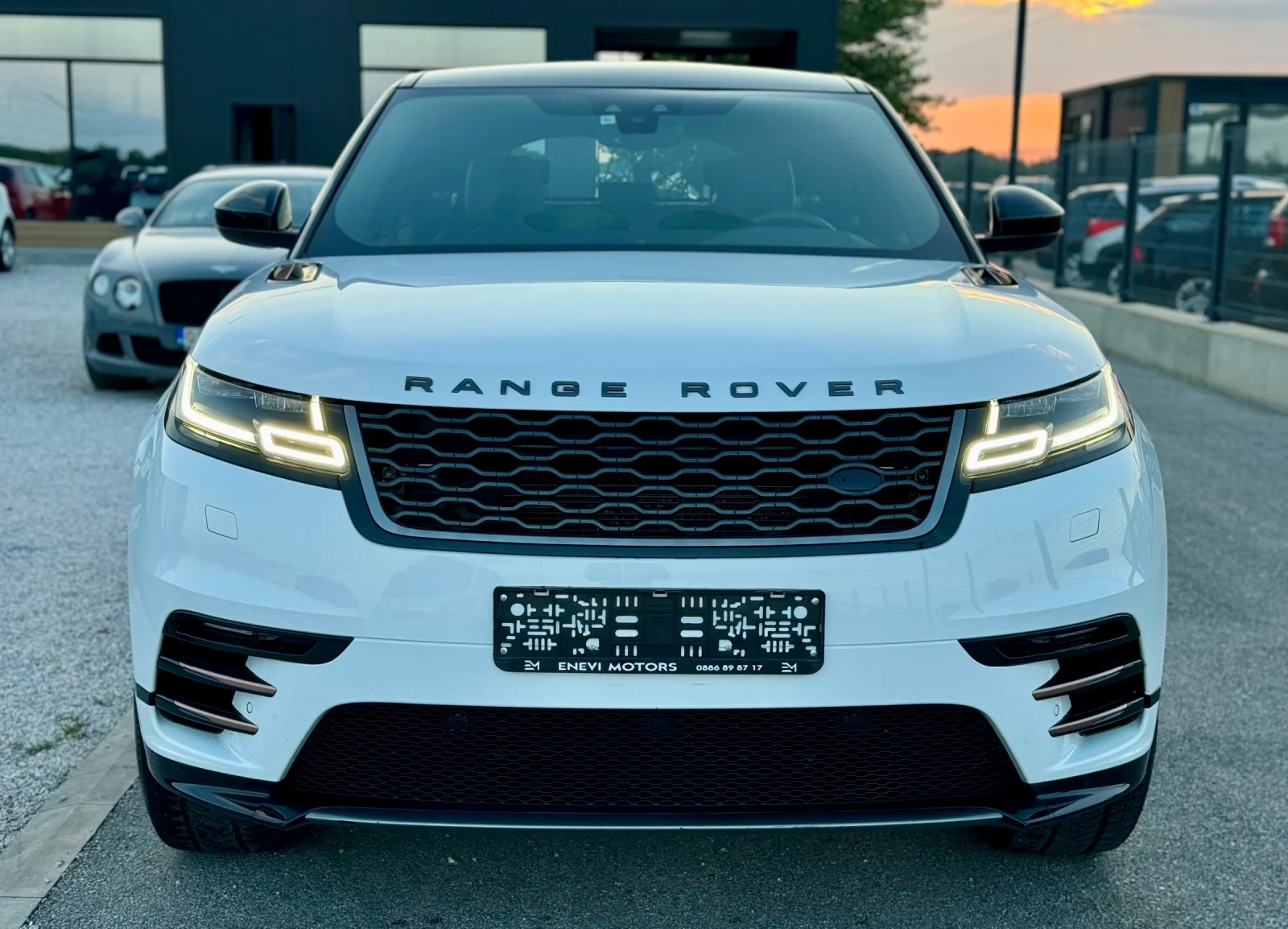 Land Rover Range Rover Velar R-DYNAMIC - изображение 2
