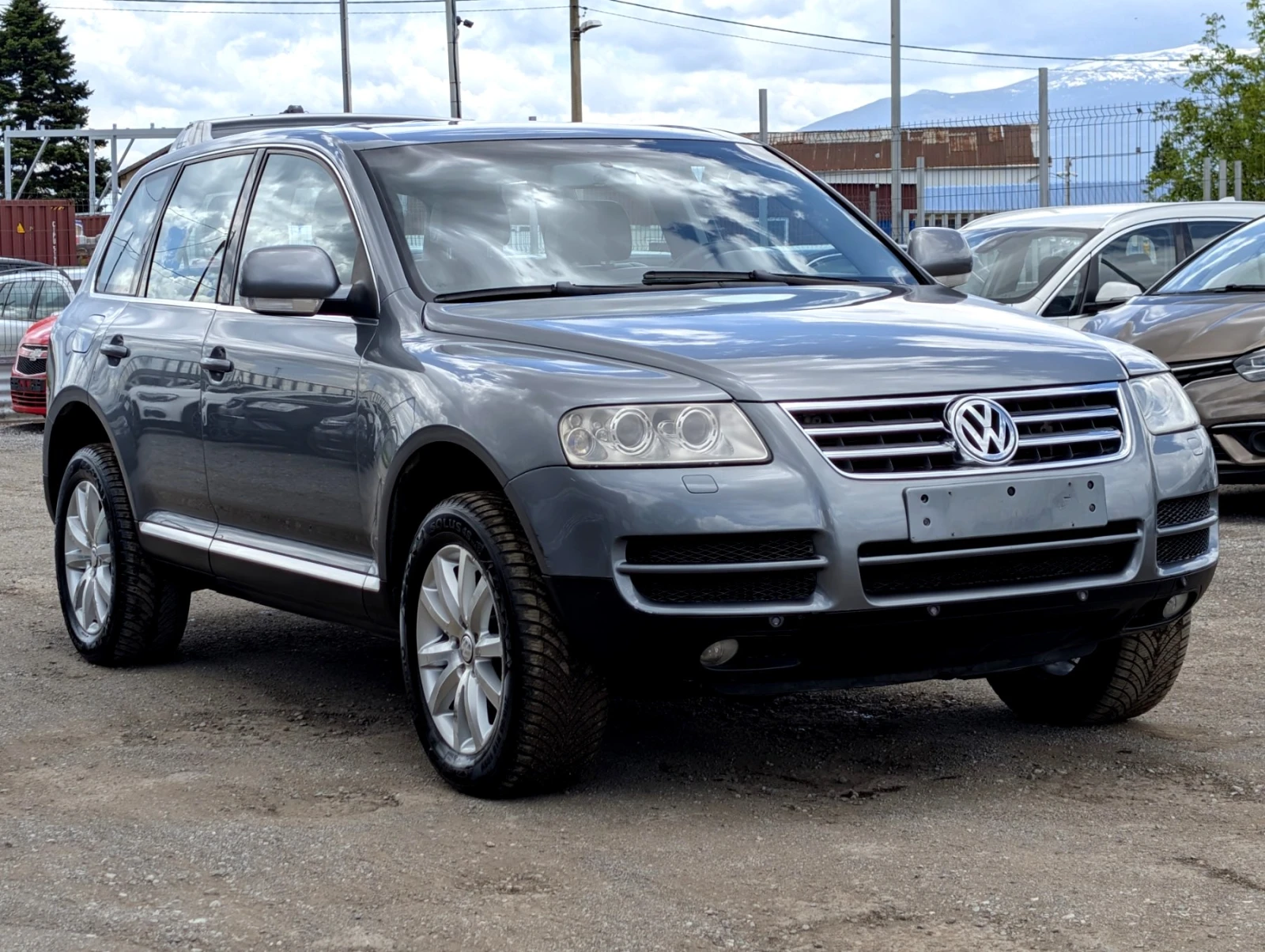 VW Touareg Уникат 229х.км!!!, снимка 8 - Автомобили и джипове - 54520013