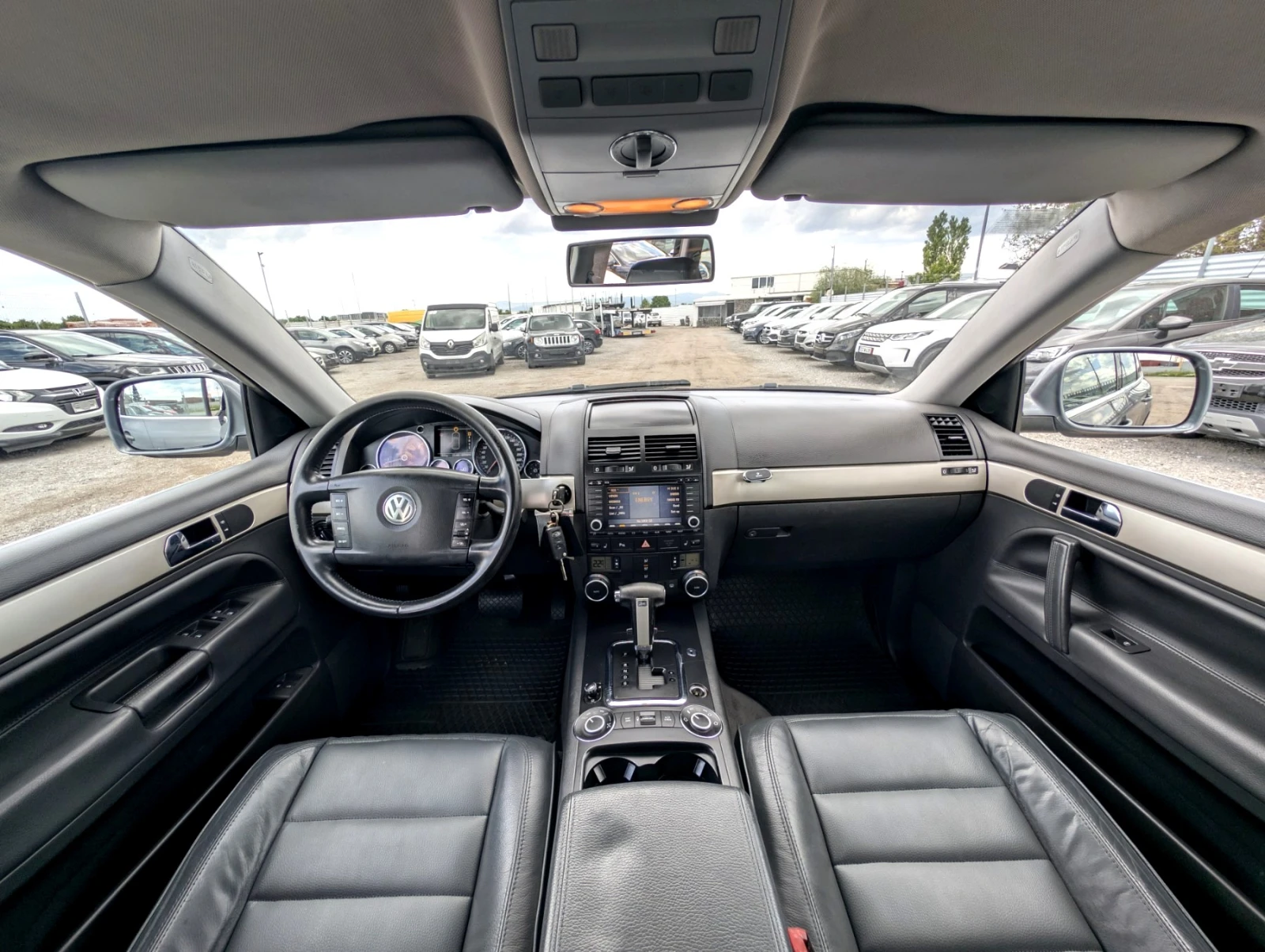 VW Touareg Уникат 229х.км!!!, снимка 9 - Автомобили и джипове - 54520013