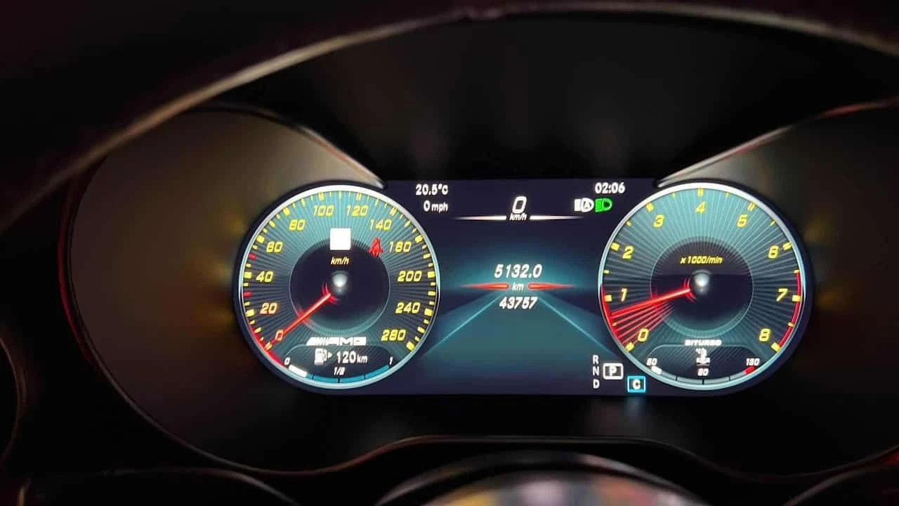 Mercedes-Benz GLC 43 AMG ПАНО * ПОДГРЕВИ * KEYLESS * CARFAX, снимка 6 - Автомобили и джипове - 54611410