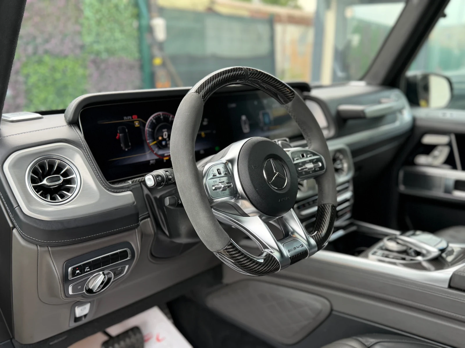Mercedes-Benz G 63 AMG STRONGER THAN TIME/BURMESTER/LED/СОБСТВЕН ЛИЗИНГ, снимка 11 - Автомобили и джипове - 54774456