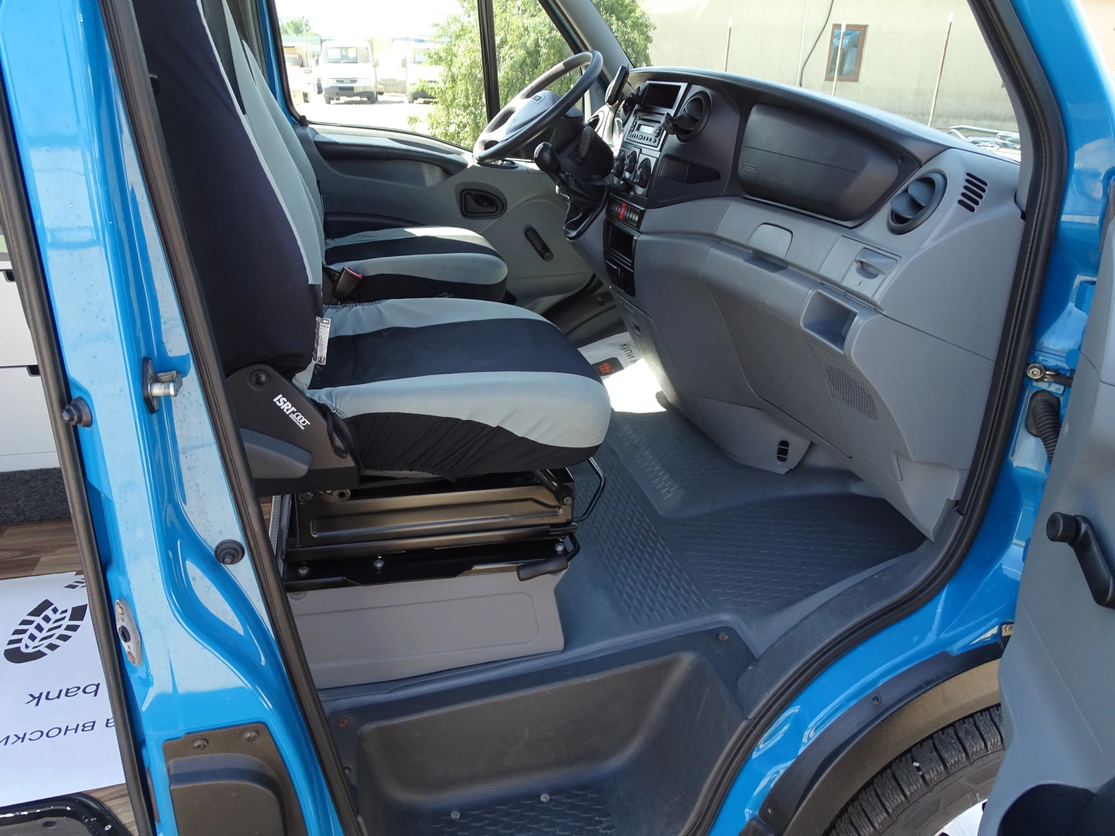 Iveco Daily 29L10* * * КЕМПЕР * * * , снимка 15 - Бусове и автобуси - 55723222