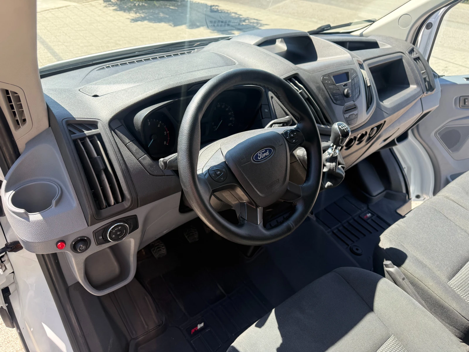 Ford Transit 2.0TDCI до 3.5т. 4.25м. Падащ борд Клима Euro 6 , снимка 15 - Бусове и автобуси - 55978850