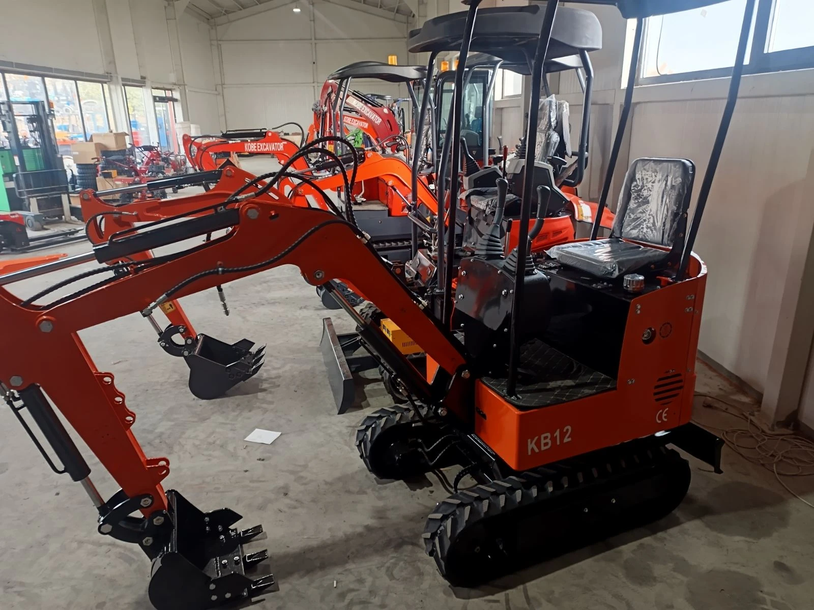 Багер Kobelco НОВИ БАГЕРИ - изображение 6