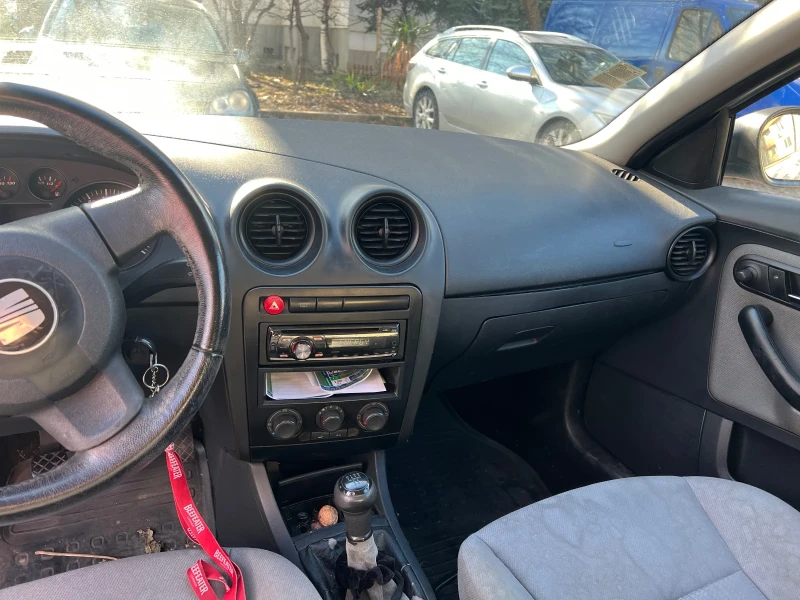 Seat Ibiza, снимка 2 - Автомобили и джипове - 48683819