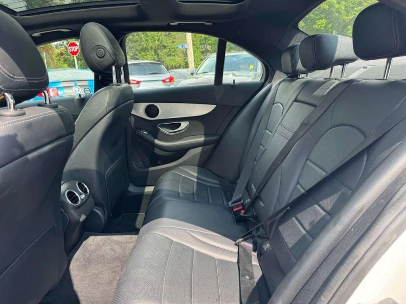 Mercedes-Benz C 300 * CARFAX * БЕЗ ПЪРВОНАЧАЛНА ВНОСКА, снимка 13 - Автомобили и джипове - 53089087