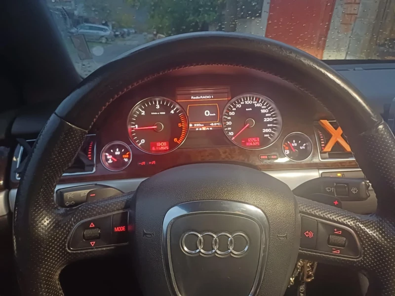 Audi A8, снимка 5 - Автомобили и джипове - 53113436
