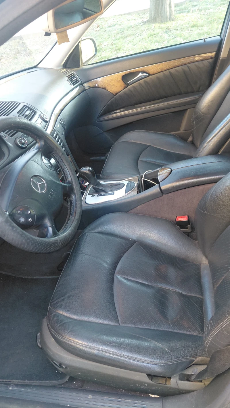 Mercedes-Benz E 270, снимка 5 - Автомобили и джипове - 53161340