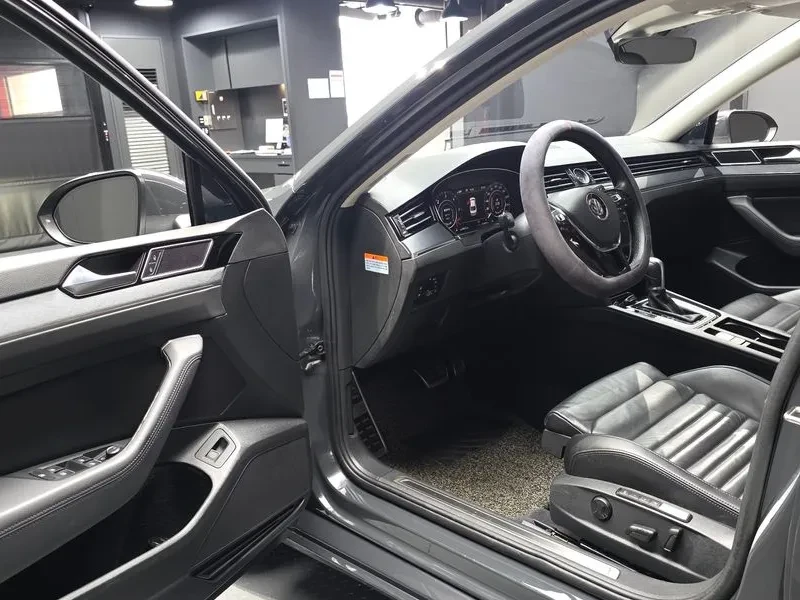 VW Passat (B8) 2.0 Tdi, снимка 10 - Автомобили и джипове - 56116431