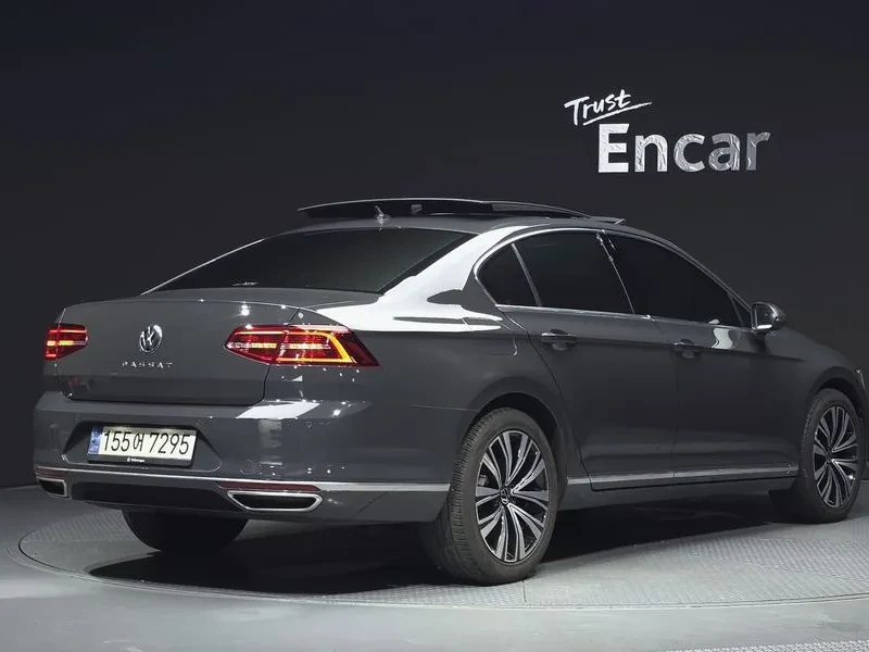 VW Passat (B8) 2.0 Tdi, снимка 2 - Автомобили и джипове - 56116431
