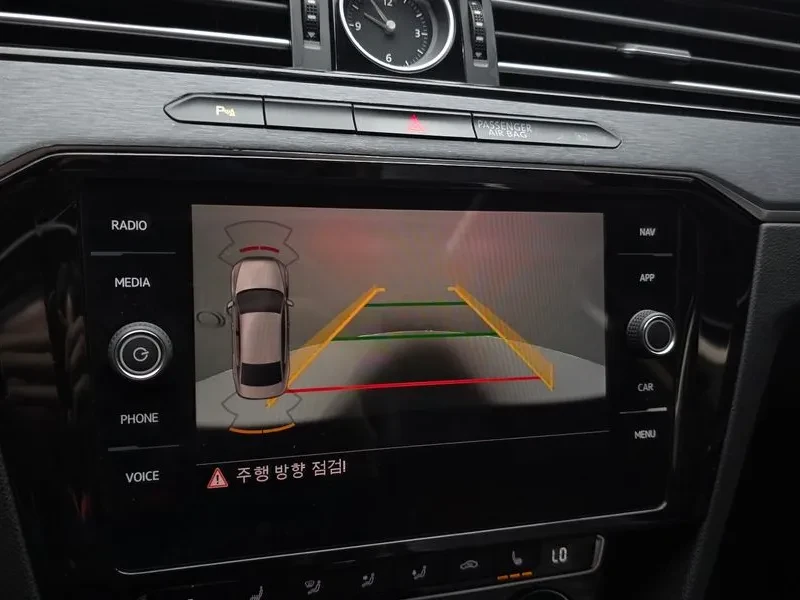VW Passat (B8) 2.0 Tdi, снимка 15 - Автомобили и джипове - 56116431
