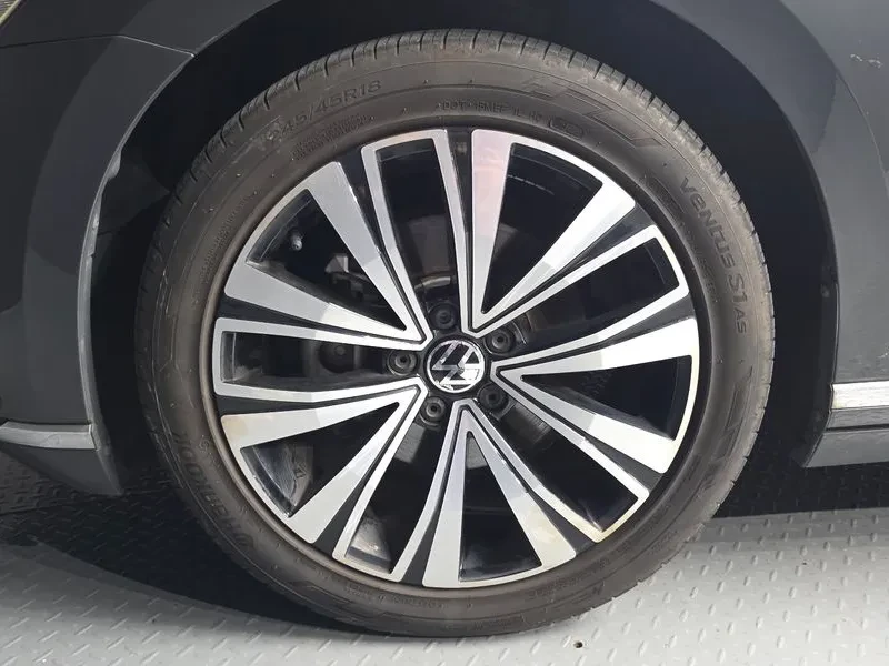 VW Passat (B8) 2.0 Tdi, снимка 5 - Автомобили и джипове - 56116431