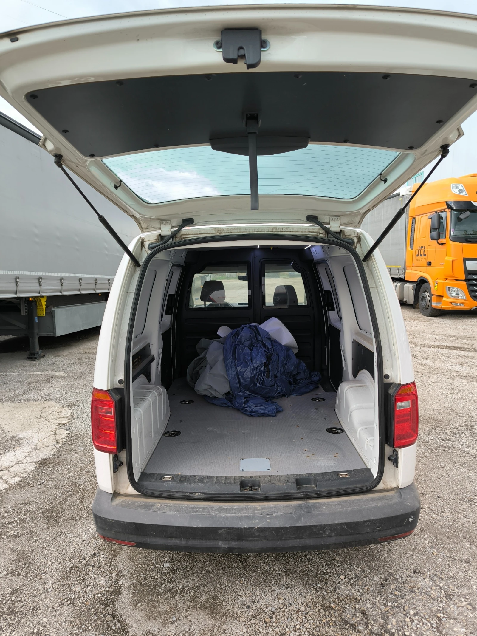 VW Caddy MAXI - изображение 5