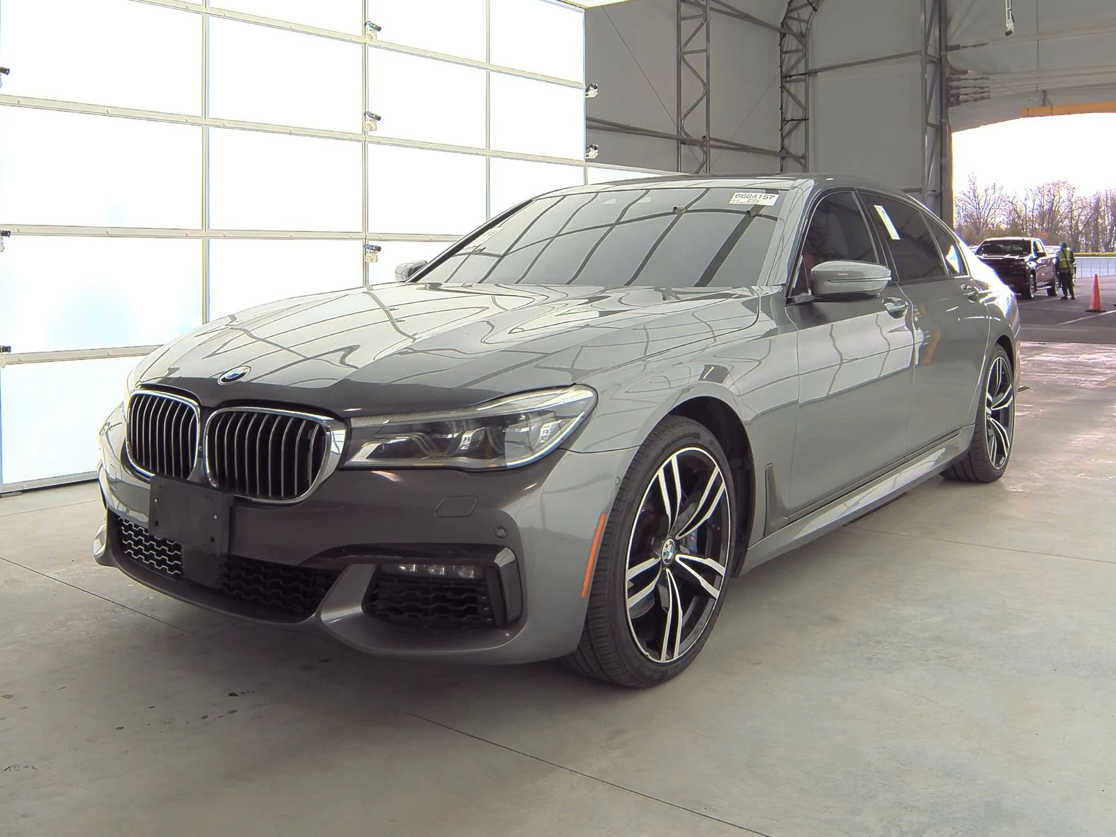 BMW 750 XI* M-Pack* Обдух* Harman/Kardon* Night Vision*  | Mobile.bg — изображение 1