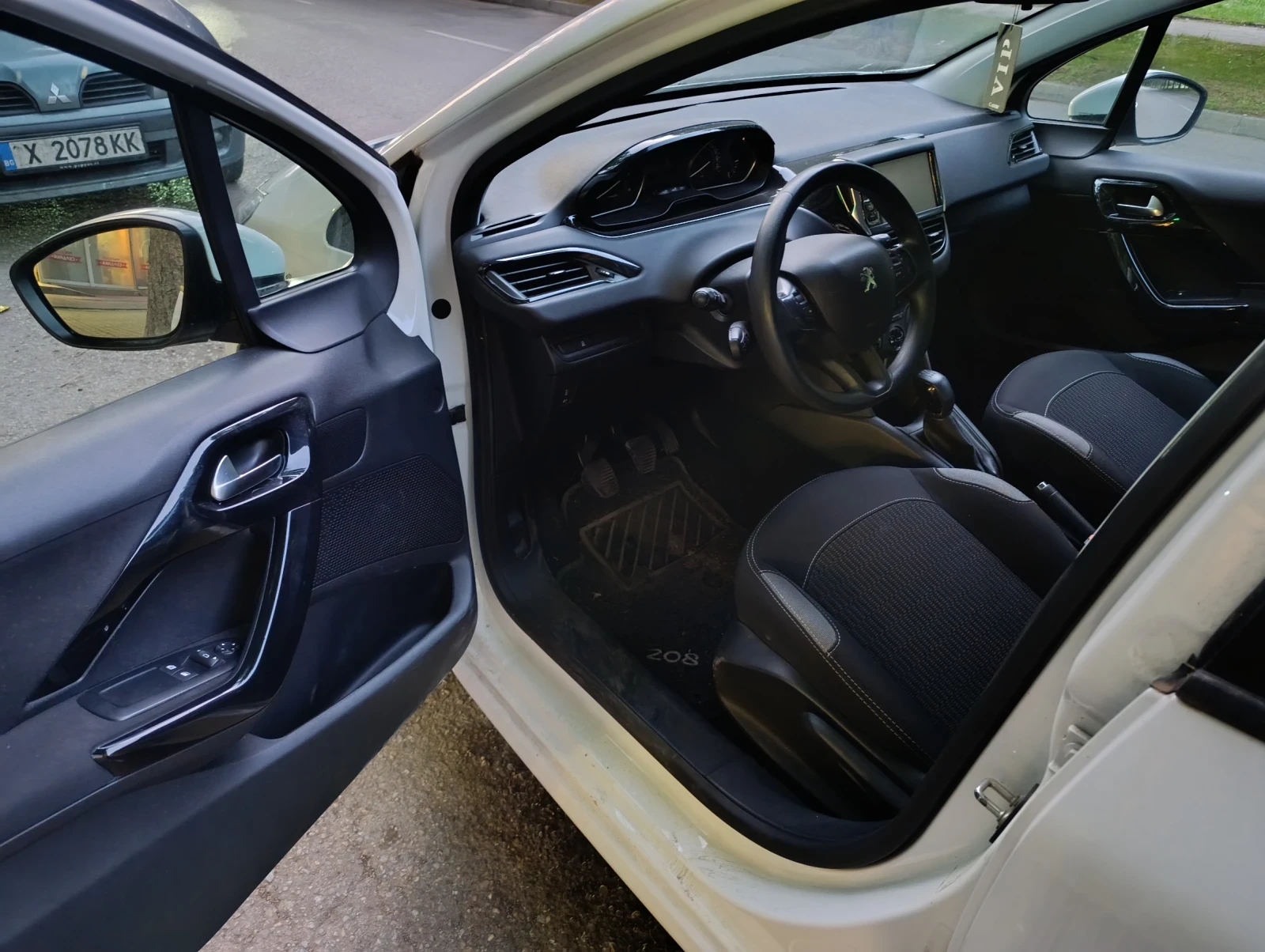 Peugeot 208  - изображение 4