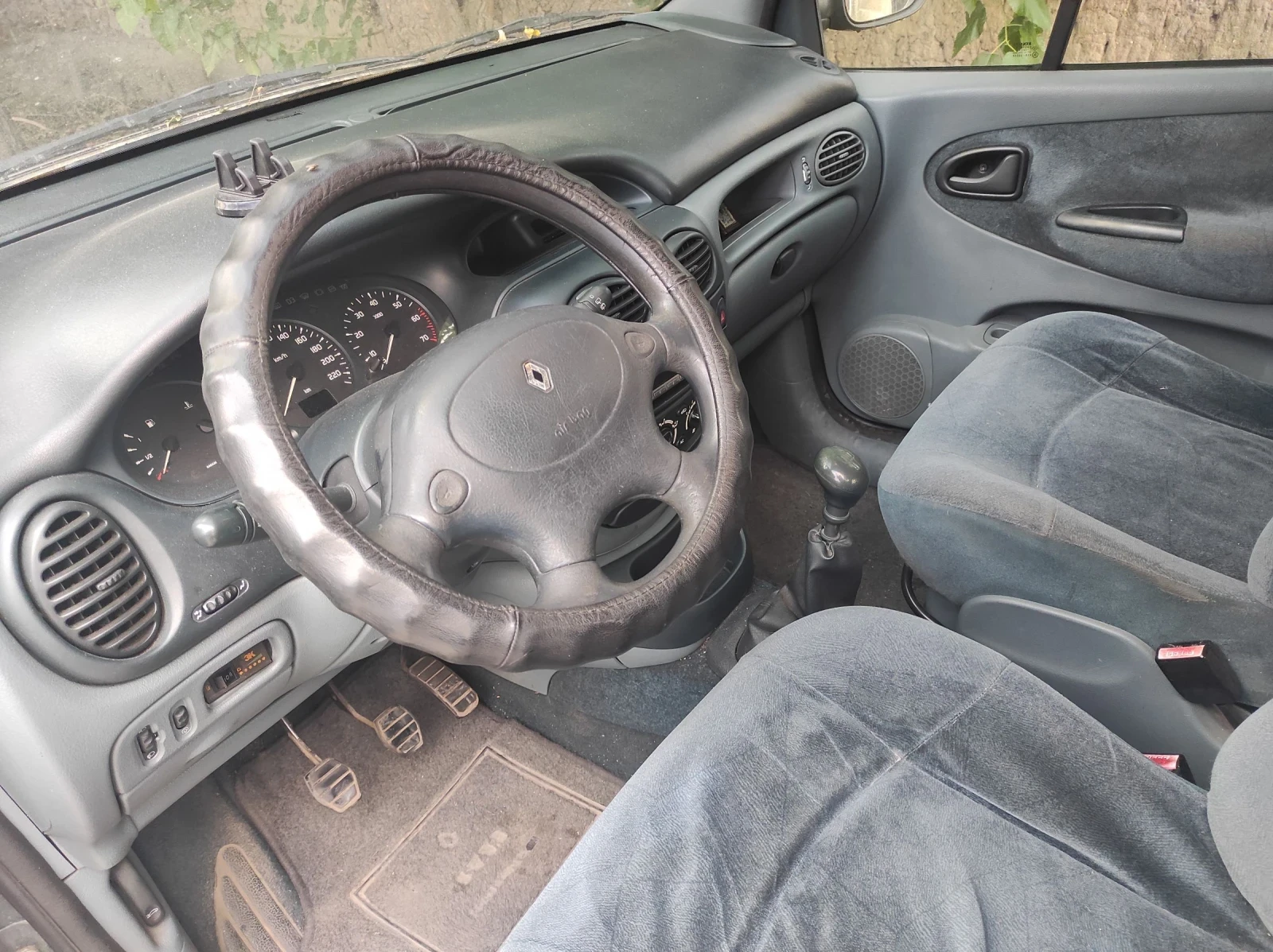 Renault Megane Сценик  - изображение 6