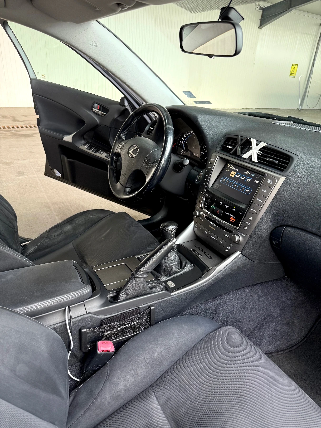 Lexus IS 220d 2.2 | Mobile.bg   6