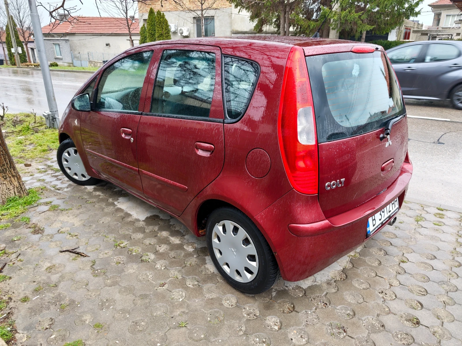 Mitsubishi Colt 1.3 Климатик , снимка 3 - Автомобили и джипове - 53849662