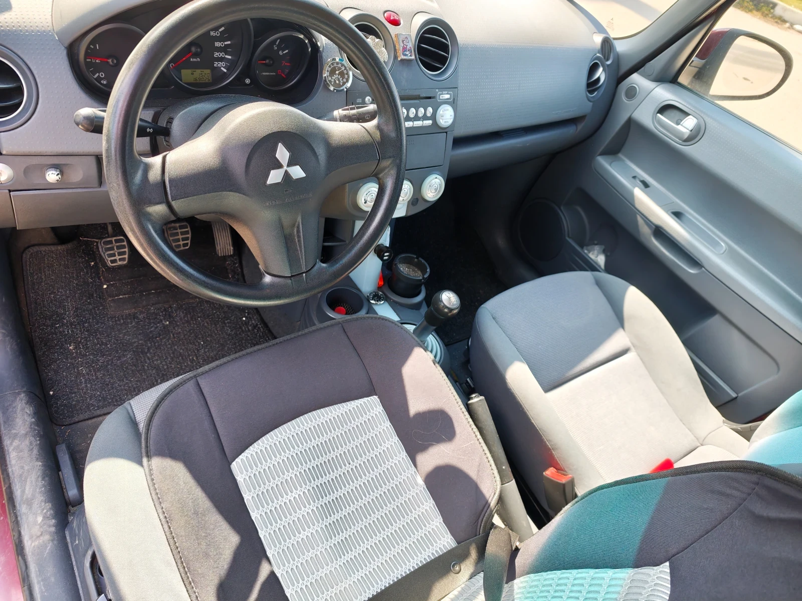 Mitsubishi Colt 1.3 Климатик , снимка 7 - Автомобили и джипове - 53849662