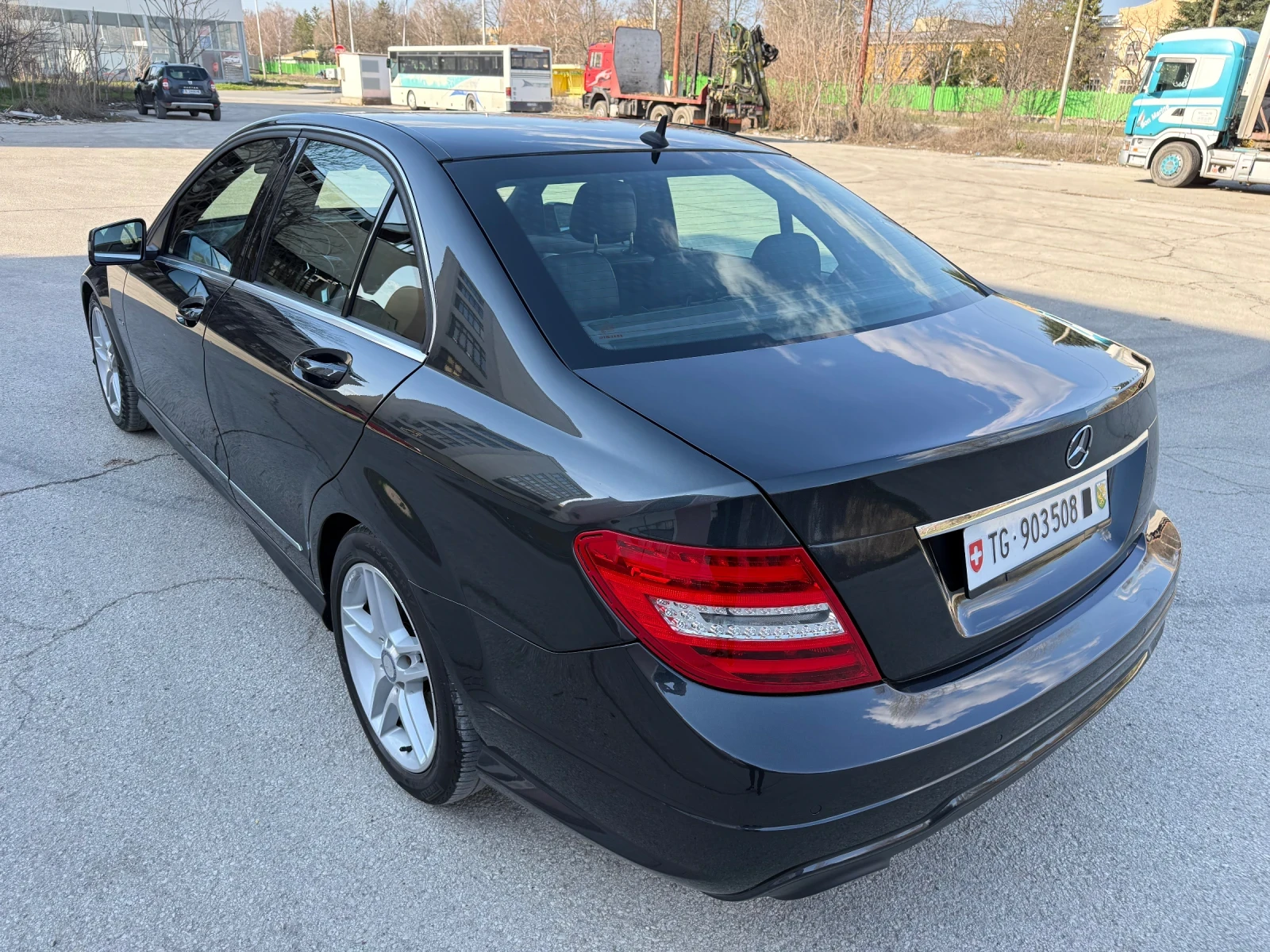 Mercedes-Benz C 200 i / AMG / AUTOMATIC, снимка 5 - Автомобили и джипове - 53988283
