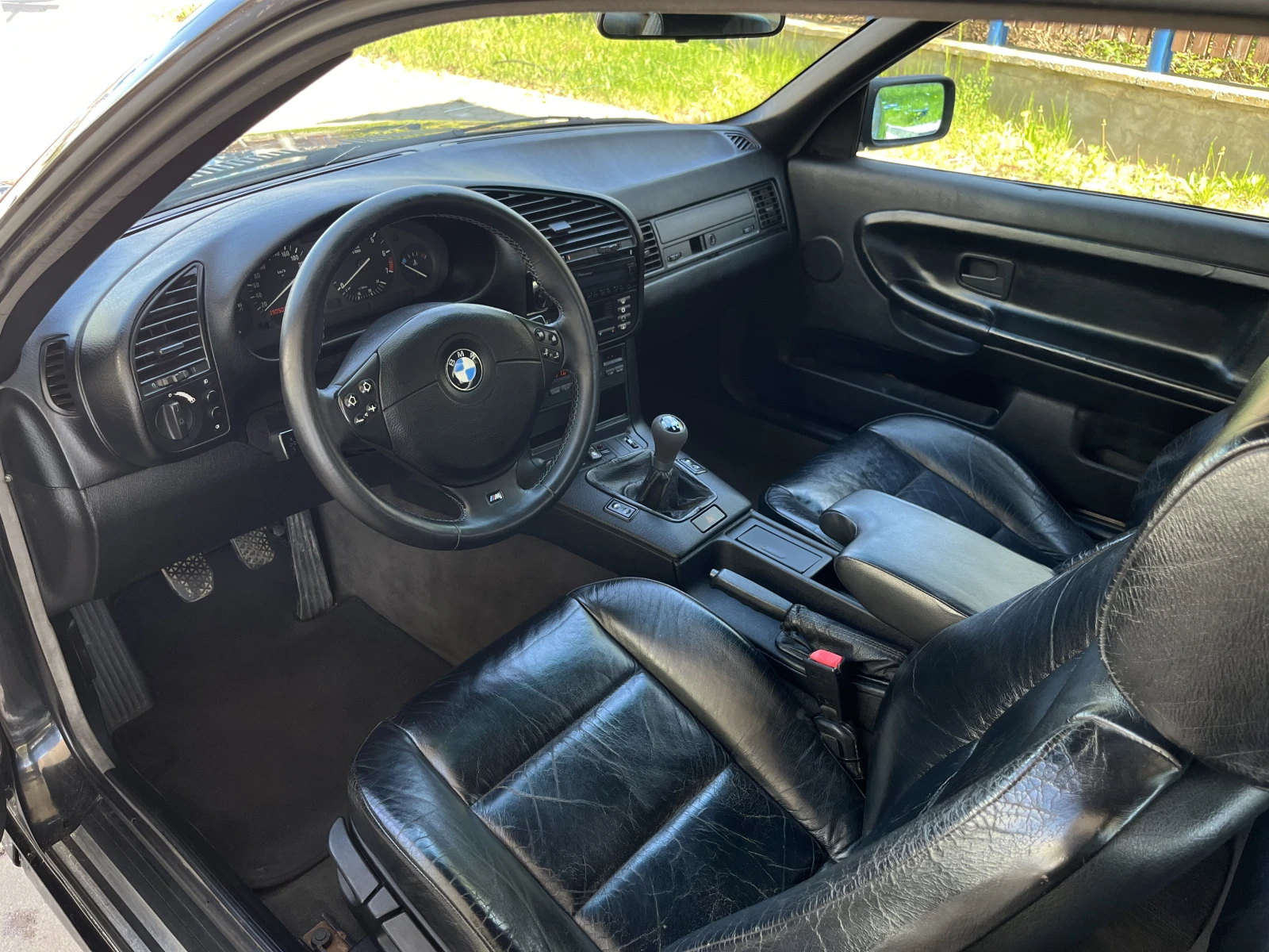 BMW 318 is Coupe, снимка 9 - Автомобили и джипове - 54244212