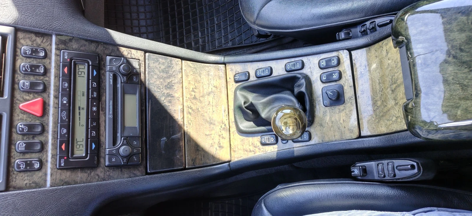 Mercedes-Benz E 290, снимка 8 - Автомобили и джипове - 54429444