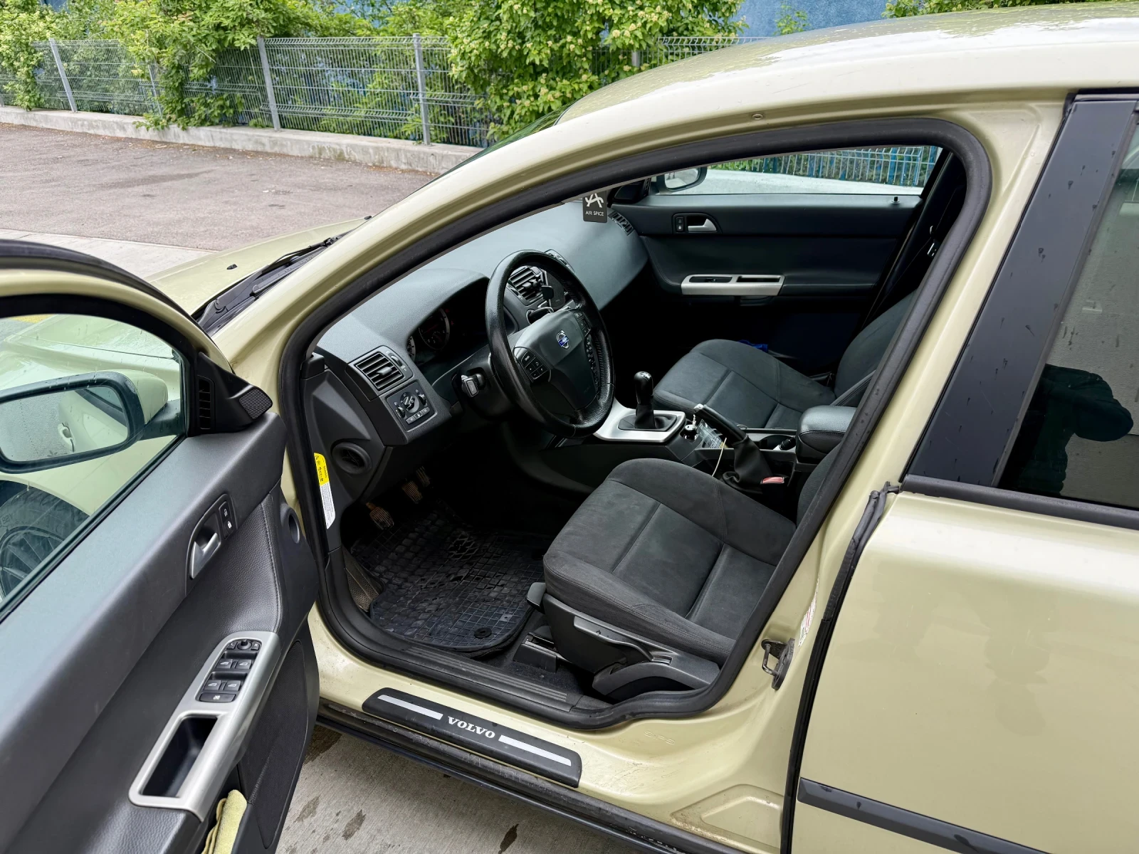 Volvo S40 2.0d, снимка 8 - Автомобили и джипове - 54611175