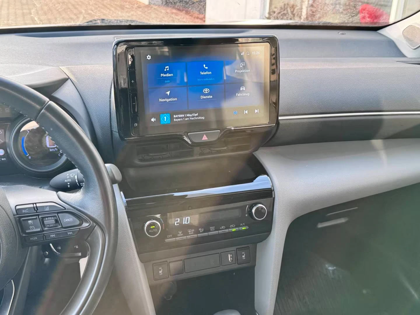 Toyota Yaris Cross HEV/116HP/BUSSINES/CAM/LED/CPLAY/NAVI/333q, снимка 10 - Автомобили и джипове - 54629978