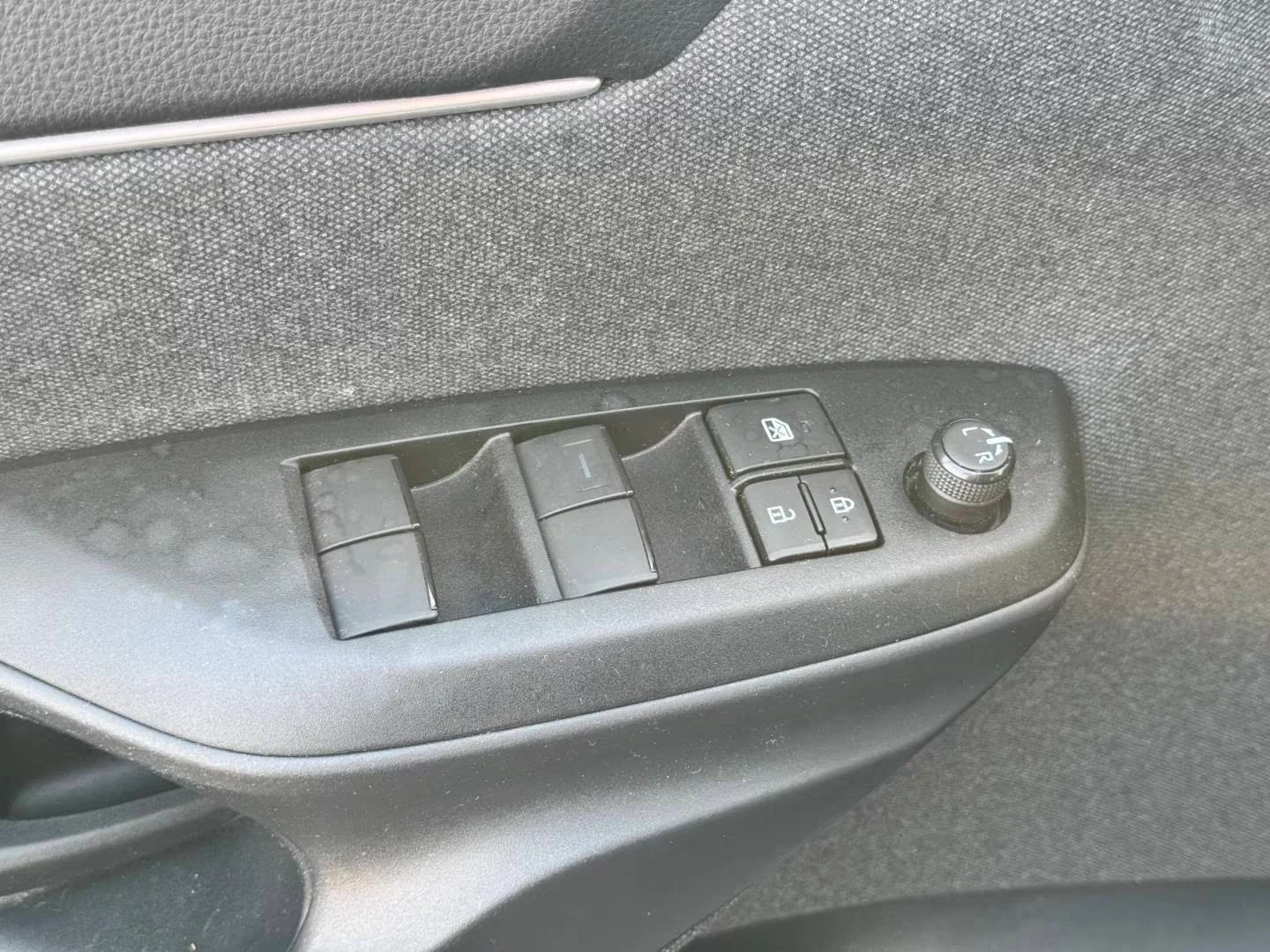 Toyota Yaris Cross HEV/116HP/BUSSINES/CAM/LED/CPLAY/NAVI/333q, снимка 13 - Автомобили и джипове - 54629978