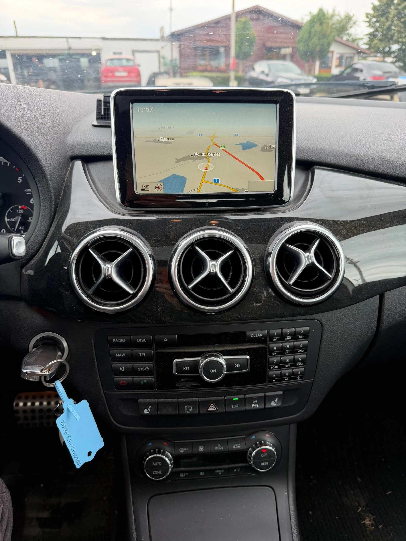 Mercedes-Benz B 200 CDI AVTOMAT/NAVI/KAMERA/PANORAMA/KOJA , снимка 14 - Автомобили и джипове - 55407418