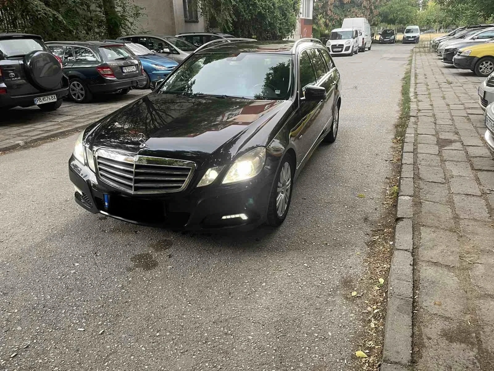 Mercedes-Benz E 220, снимка 3 - Автомобили и джипове - 55805459