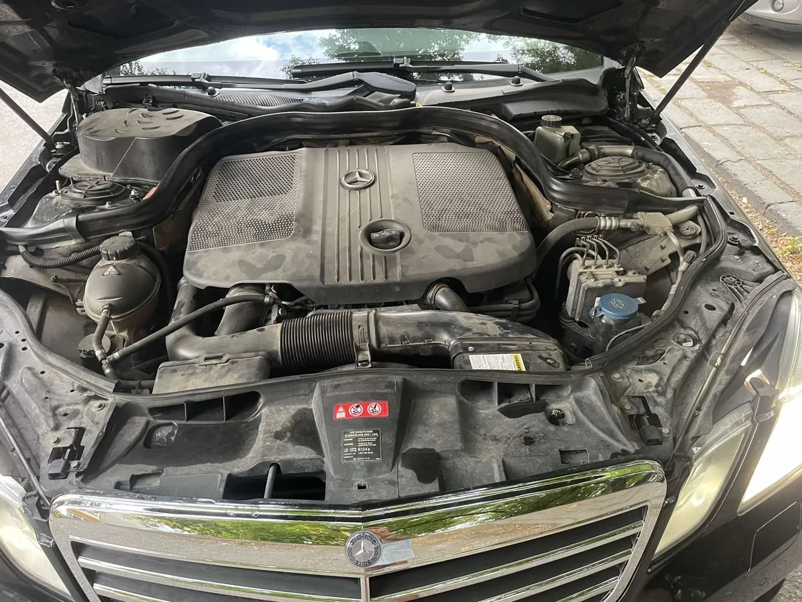 Mercedes-Benz E 220, снимка 6 - Автомобили и джипове - 55805459