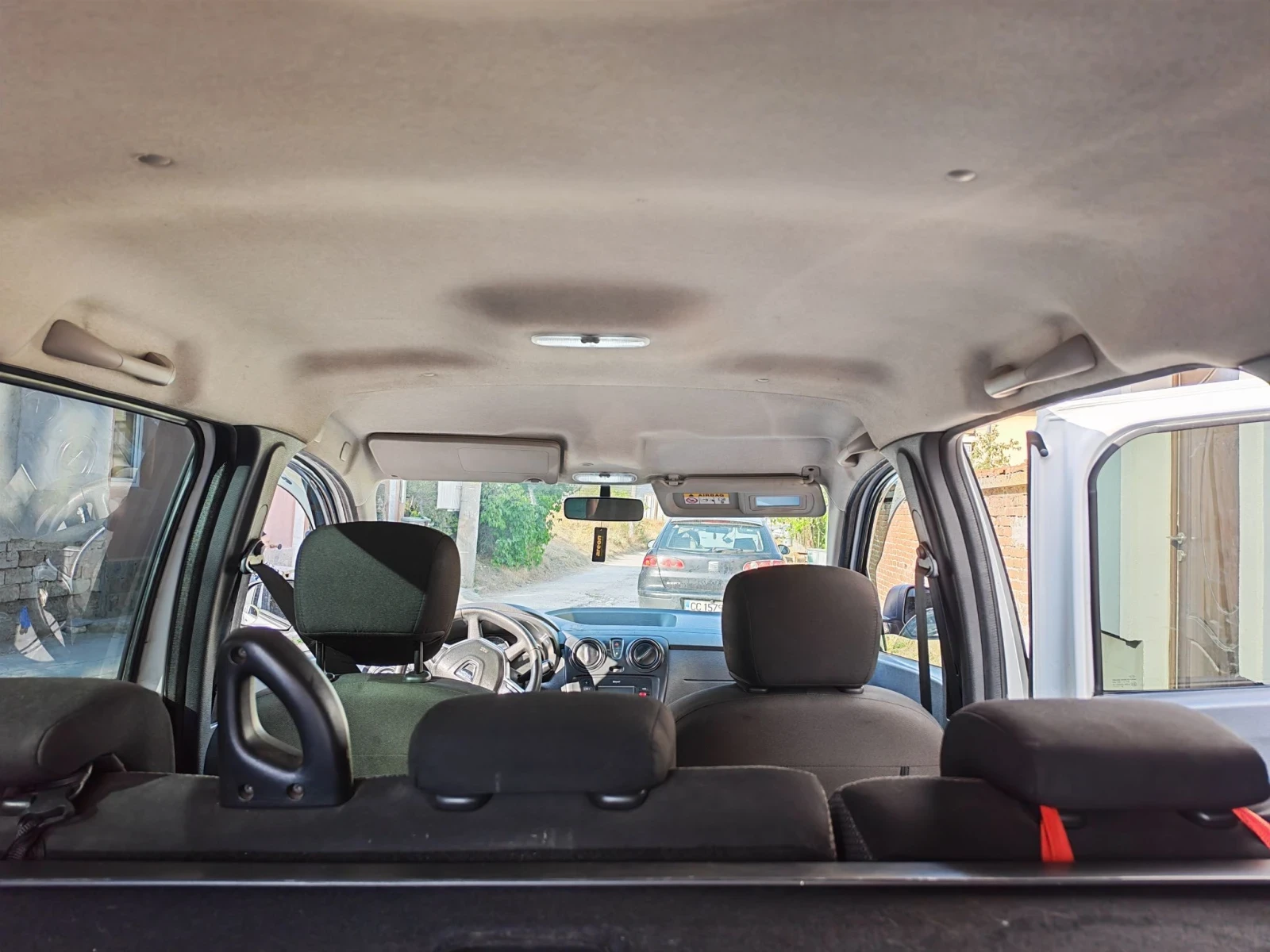 Dacia Lodgy, снимка 9 - Автомобили и джипове - 55890206