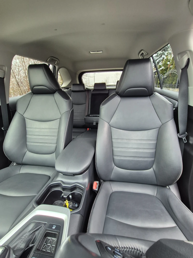 Toyota Rav4 2.5i Hybrid 218кс/11.21г., снимка 11 - Автомобили и джипове - 53439513