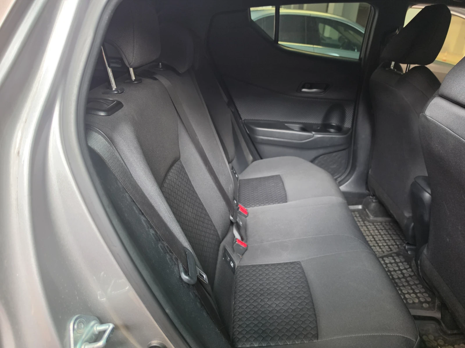 Toyota C-HR Бензин, снимка 8 - Автомобили и джипове - 53923776