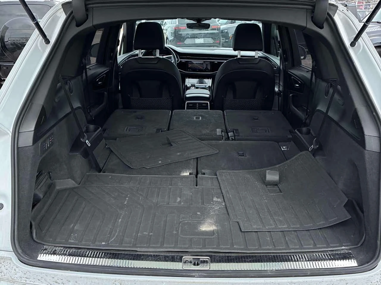 Audi Q7 TECHNIK * S LINE* ДИСТРОНИК* 360 КАМЕРА* ОБДУХВАНЕ, снимка 13 - Автомобили и джипове - 54071494