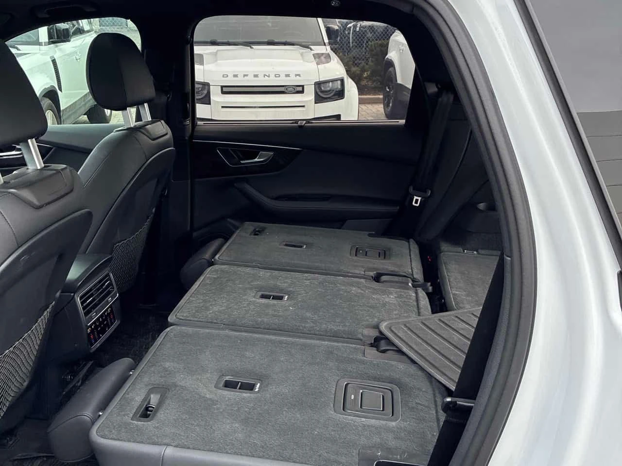 Audi Q7 TECHNIK * S LINE* ДИСТРОНИК* 360 КАМЕРА* ОБДУХВАНЕ, снимка 12 - Автомобили и джипове - 54071494