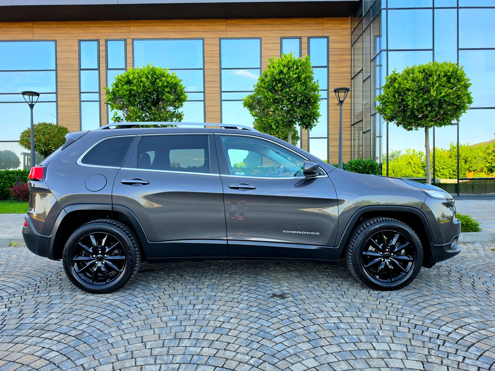 Jeep Cherokee 2.0* MULTI-JET* 4×4* LIMITED* FULL* TOP* , снимка 4 - Автомобили и джипове - 54976583