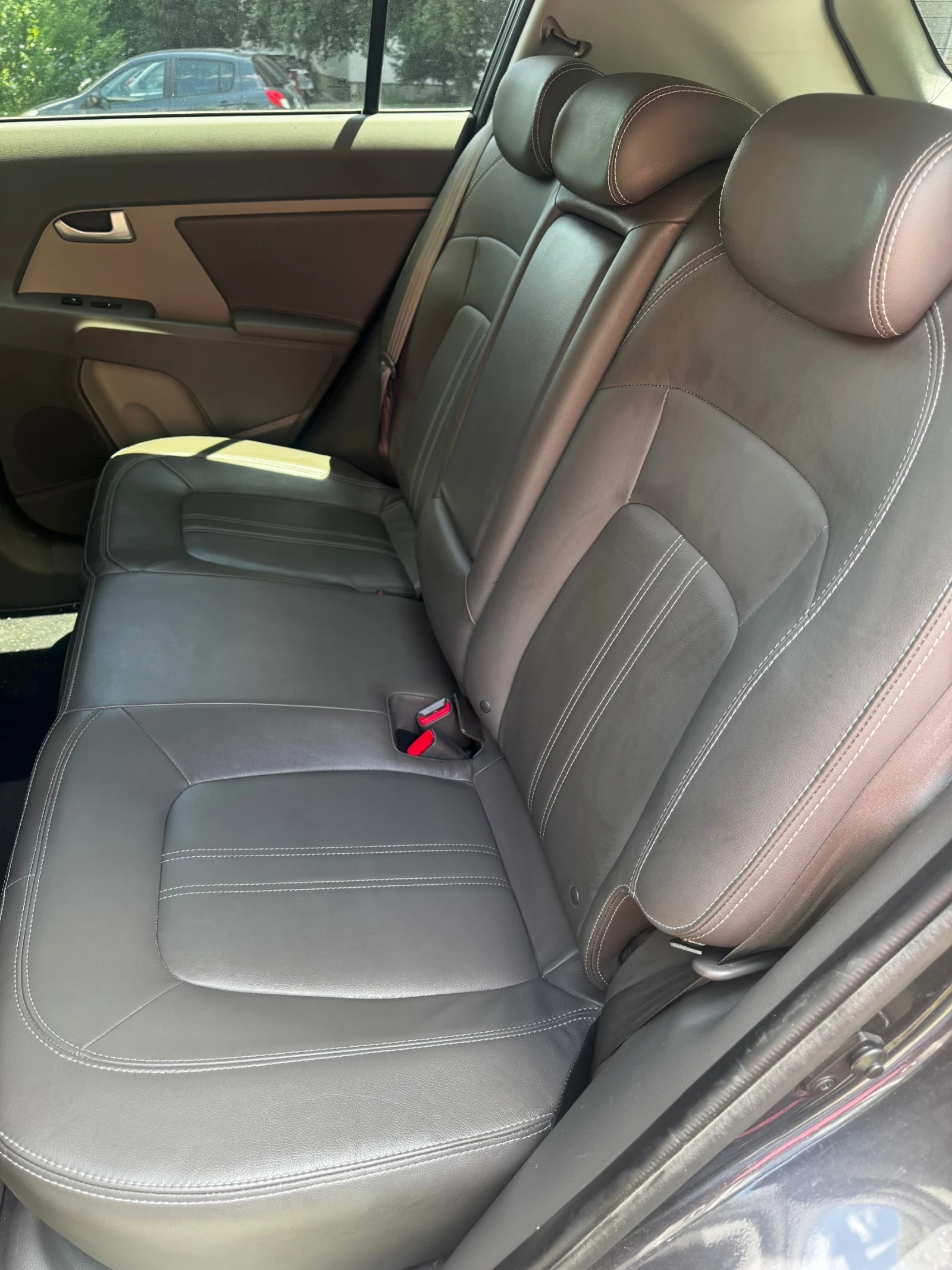 Kia Sportage Купен от Кия България, снимка 9 - Автомобили и джипове - 55076571
