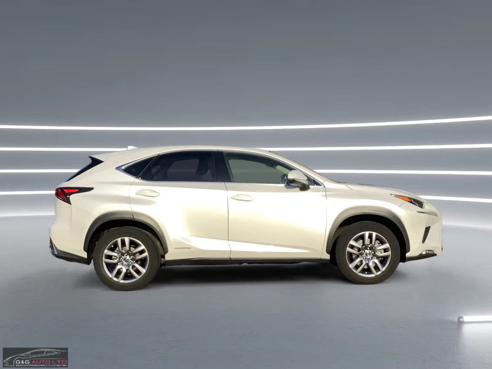Lexus NX 300h HEV/197HP/EXECUTIVE/AWD/CAM/PANO/NAVI/KLESS/508q, снимка 11 - Автомобили и джипове - 55353057