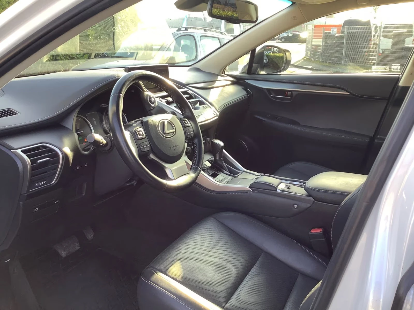 Lexus NX 300h HEV/197HP/EXECUTIVE/AWD/CAM/PANO/NAVI/KLESS/508q, снимка 6 - Автомобили и джипове - 55353057