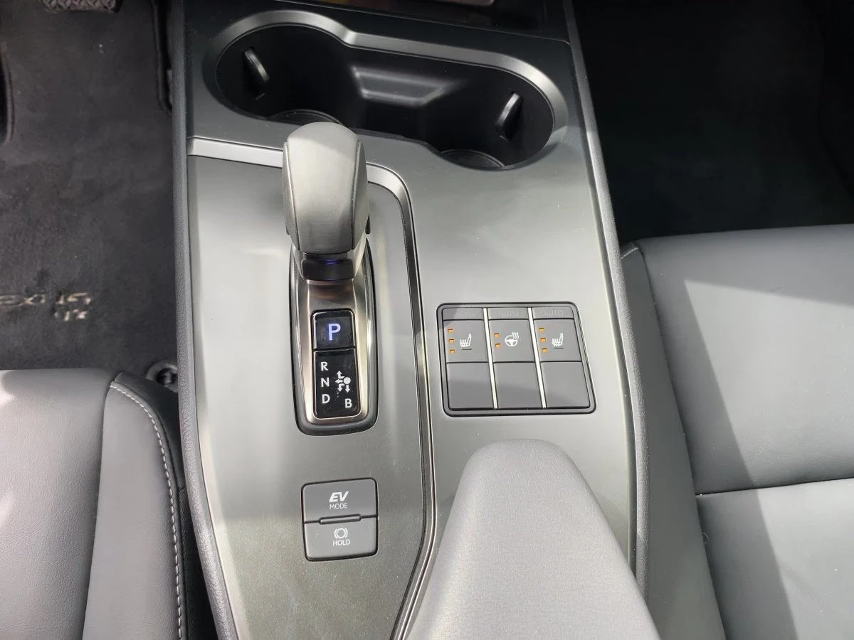 Lexus UX HEV/199HP/F-SPORT/CAM/ACC/LED/NAVI/KLESS/612q, снимка 12 - Автомобили и джипове - 55719370
