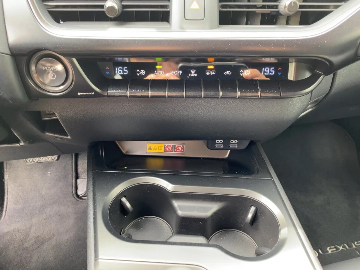 Lexus UX HEV/199HP/F-SPORT/CAM/ACC/LED/NAVI/KLESS/612q, снимка 11 - Автомобили и джипове - 55719370