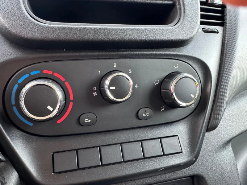 Iveco Daily 3.0HPI* Климатик* Тристранен самосвал* 3.80м кош, снимка 6 - Бусове и автобуси - 52837293