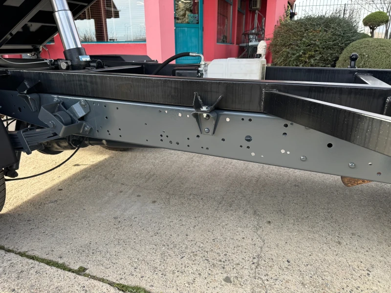 Iveco Daily 3.0HPI* Климатик* Тристранен самосвал* 3.80м кош, снимка 11 - Бусове и автобуси - 52837293