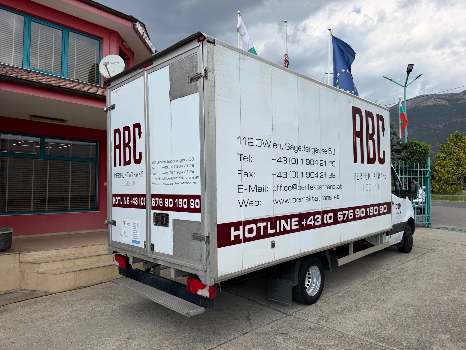 Mercedes-Benz Sprinter 516 CDI* Климатик* 4.80 метра фургон, снимка 11 - Бусове и автобуси - 55791734