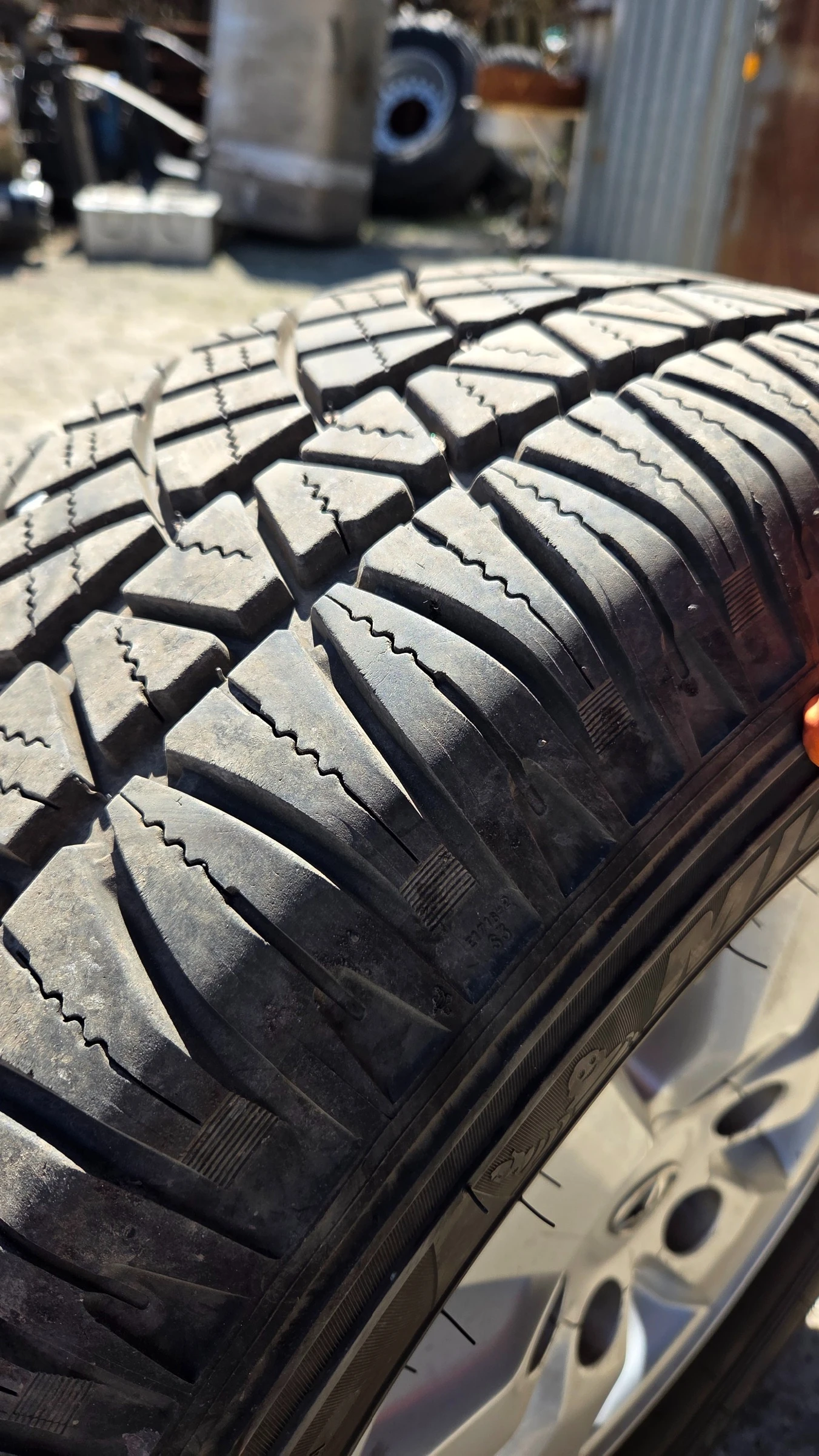 Гуми с джанти Michelin 255/70R15, снимка 8 - Гуми и джанти - 54300515