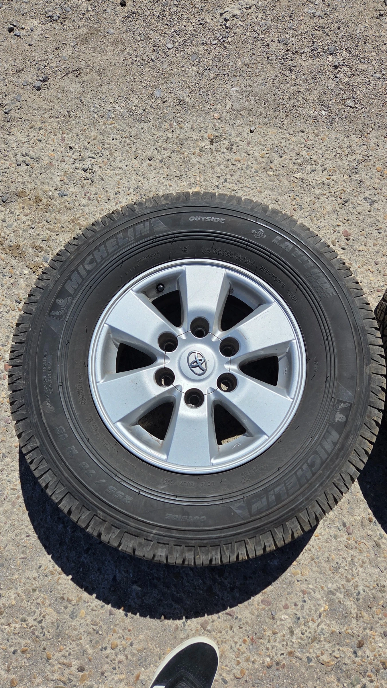 Гуми с джанти Michelin 255/70R15, снимка 3 - Гуми и джанти - 54300515