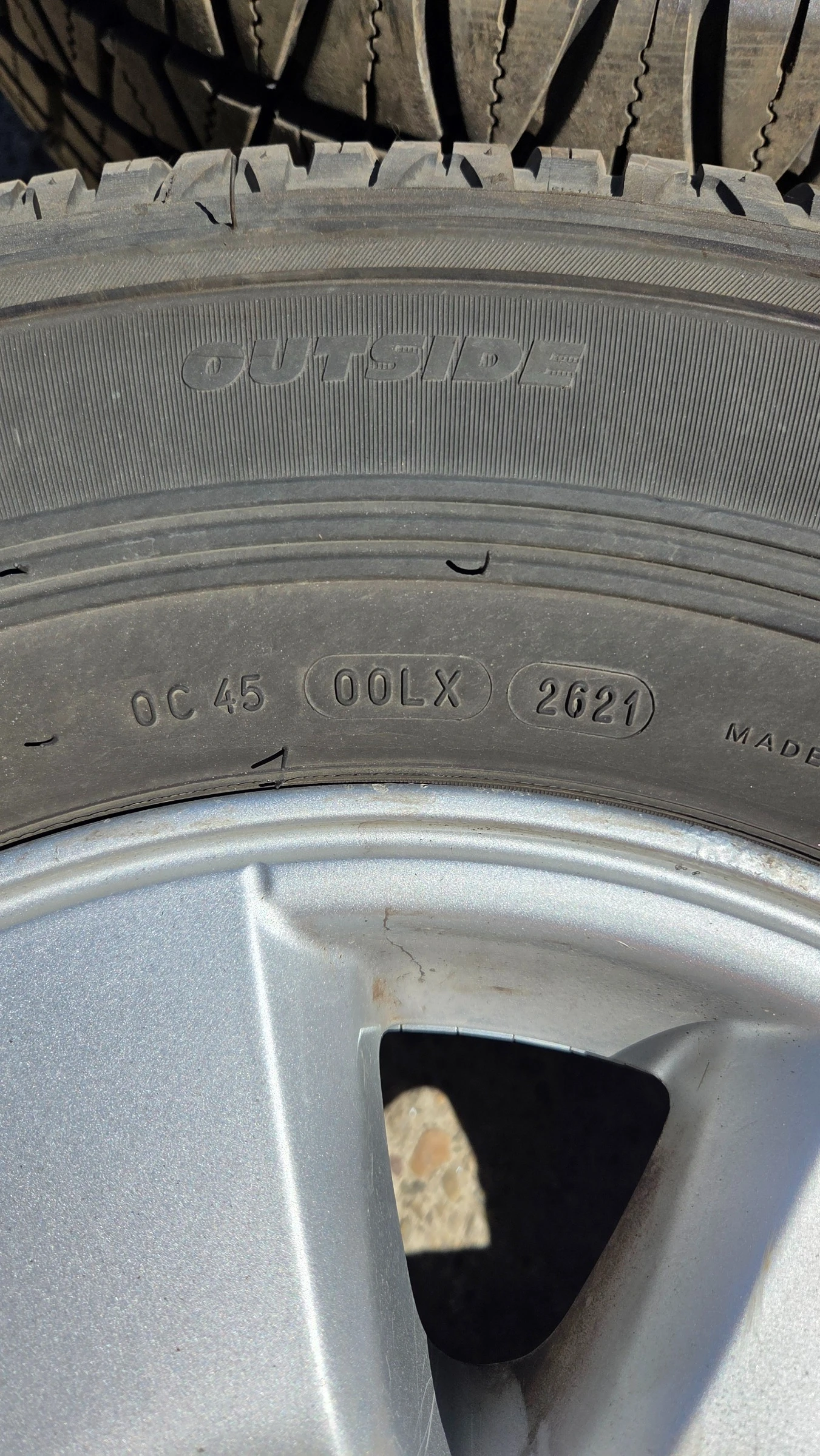 Гуми с джанти Michelin 255/70R15, снимка 4 - Гуми и джанти - 54300515